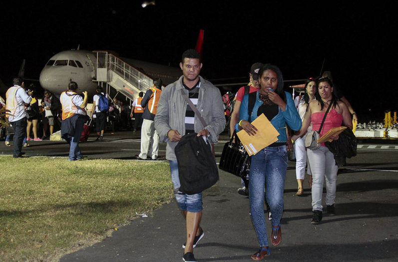 Cubanos Llegan al salvador